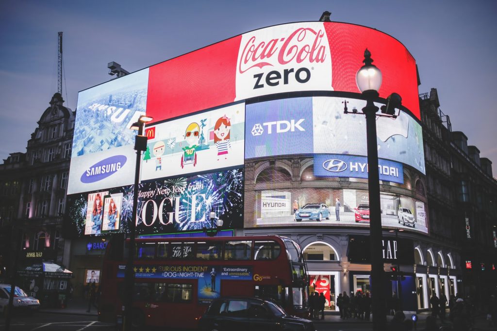 light-london-adverts-piccadilly-circus-34639